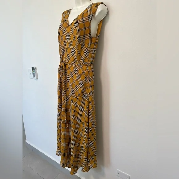 Vince Camuto - Women's Sleeveless V-Neck Highland Plaid Belted Dress (Size 10) - Picture 4 of 9